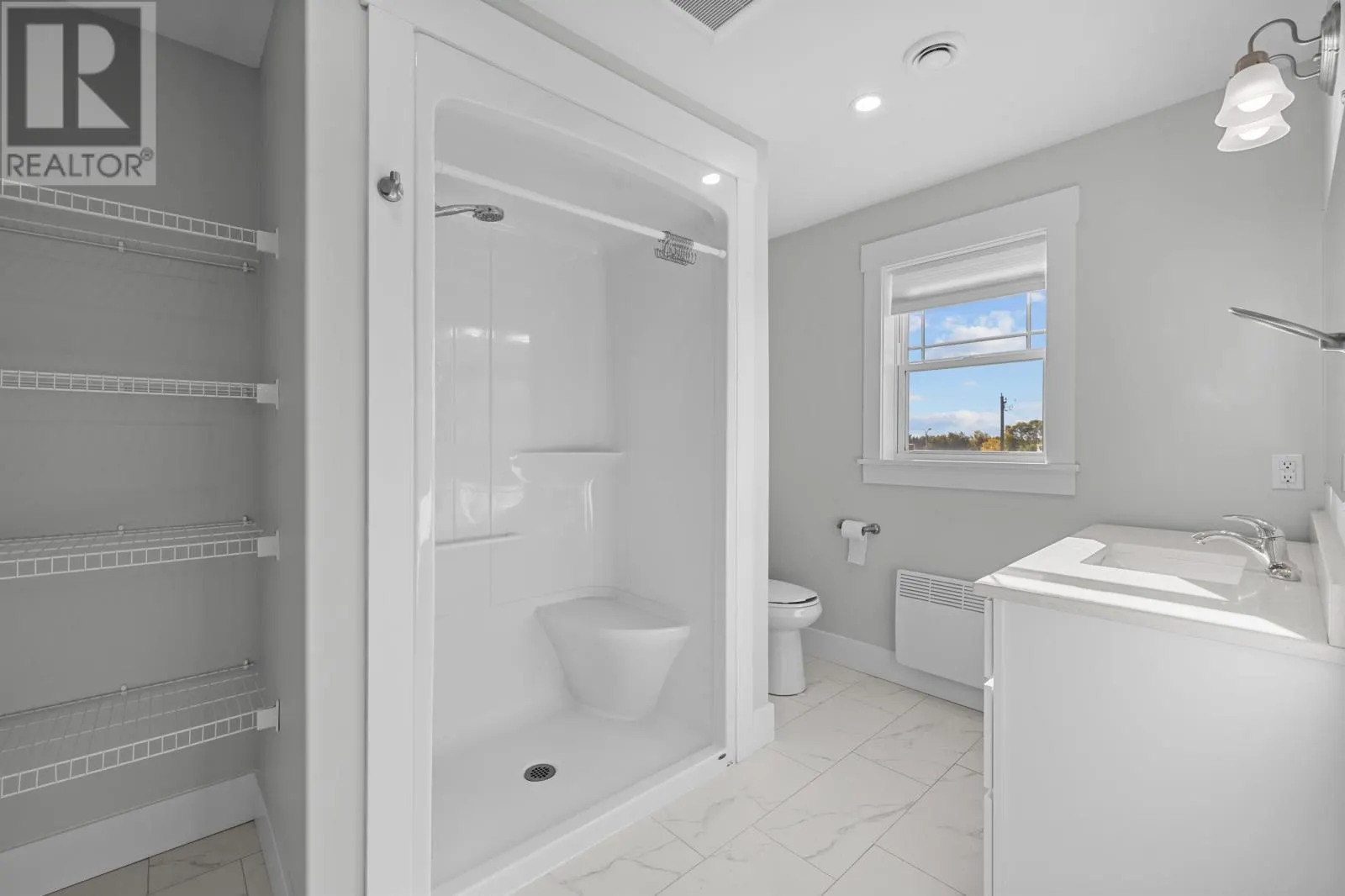 303 18 Gilbert Drive