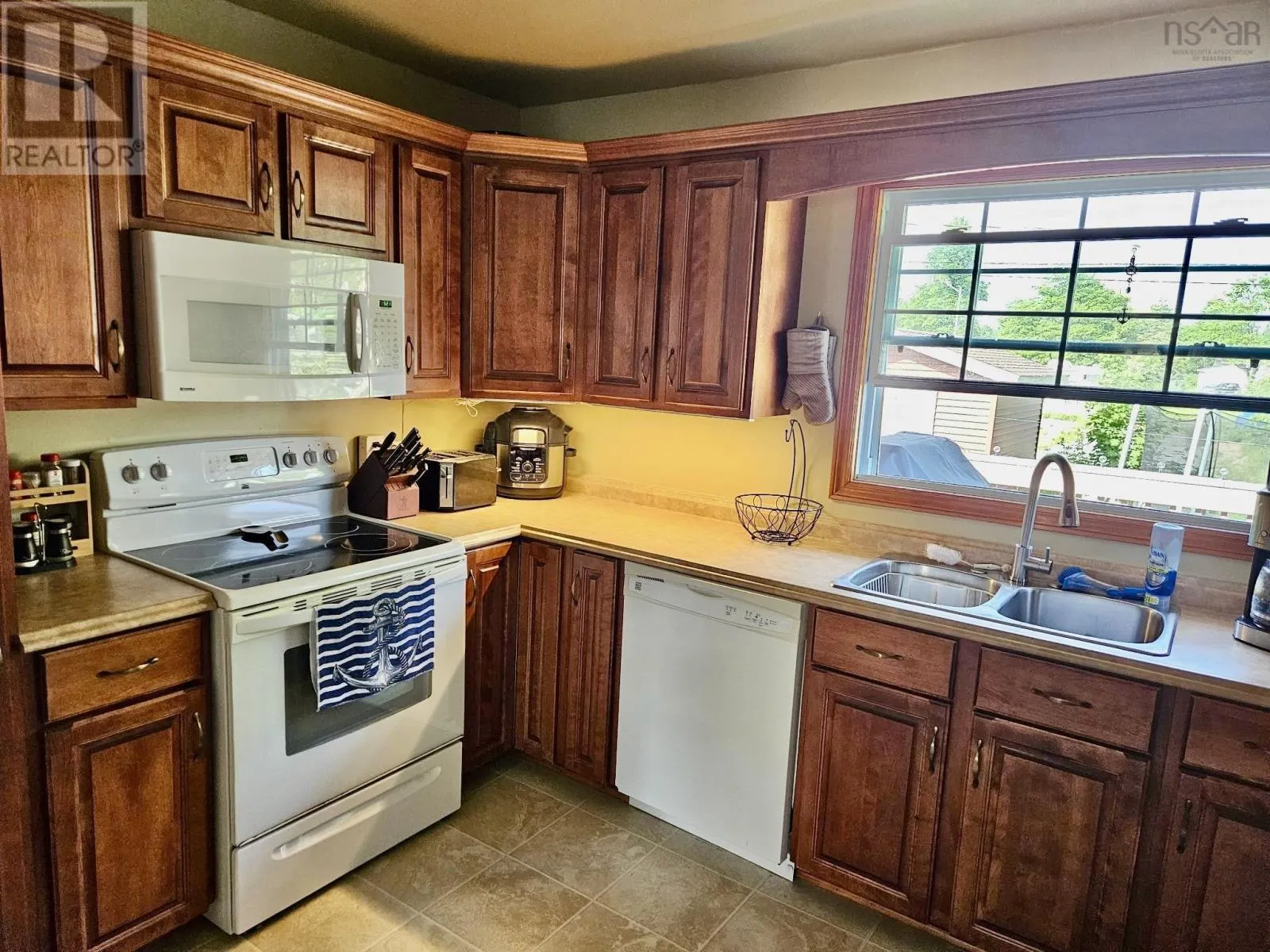 12 Hemlock Drive