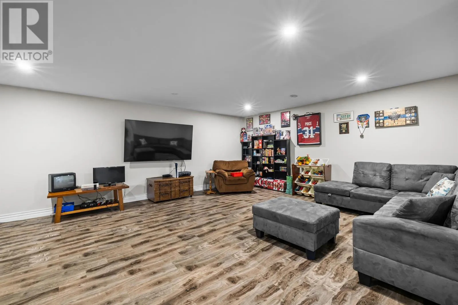 72 Falcon Drive