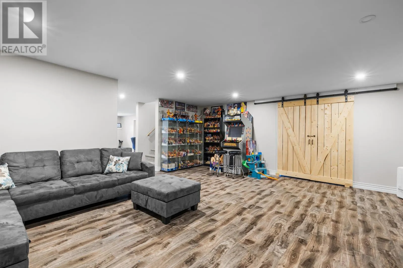 72 Falcon Drive