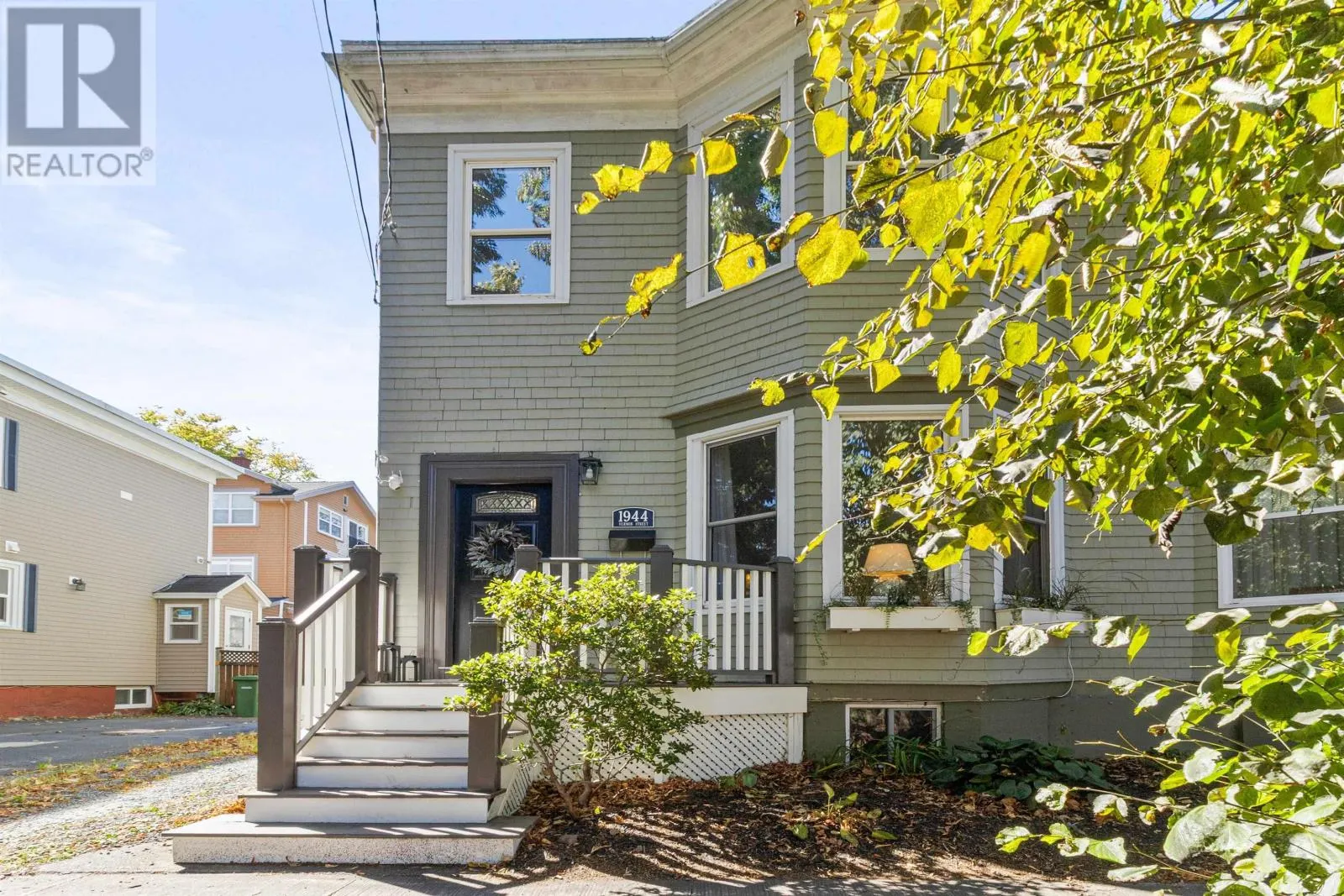 1944 Vernon Street