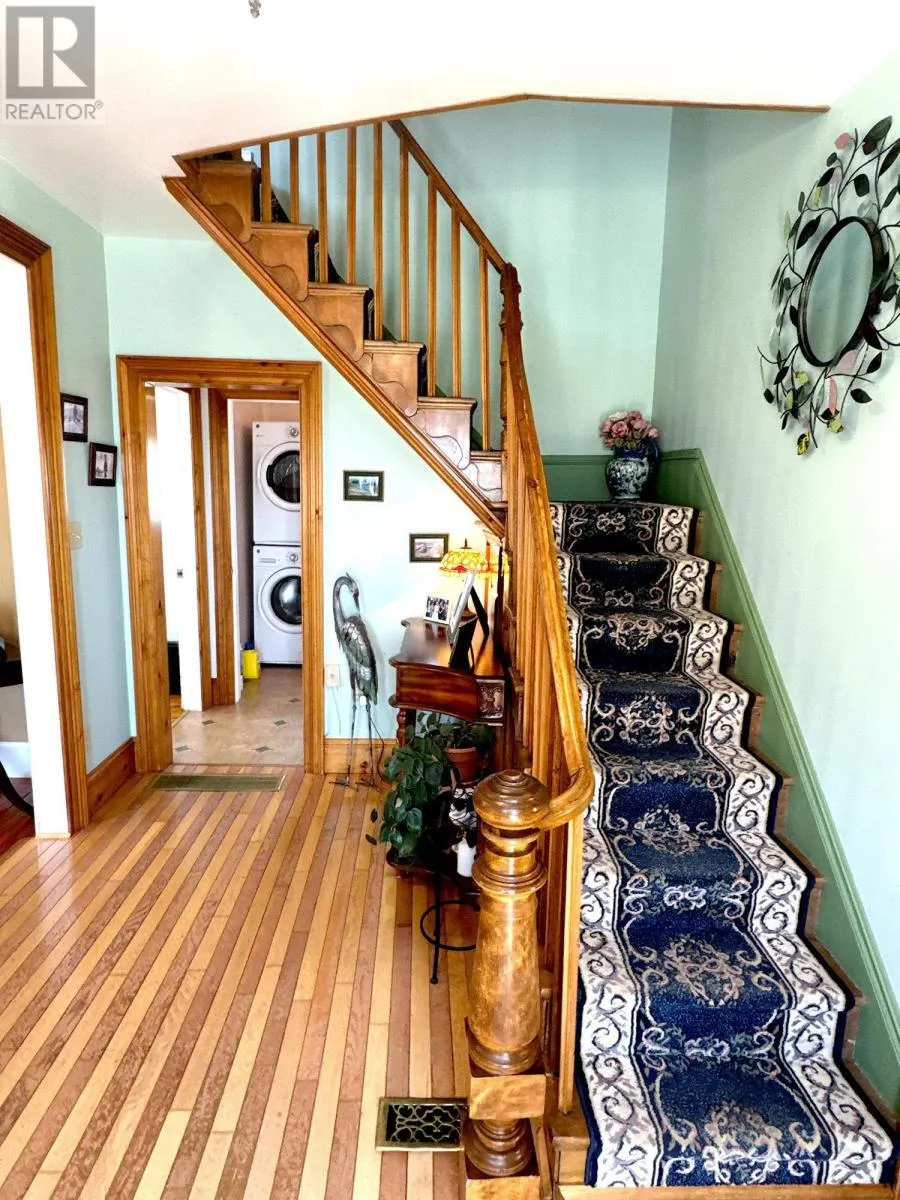 2276 Maplewood Road