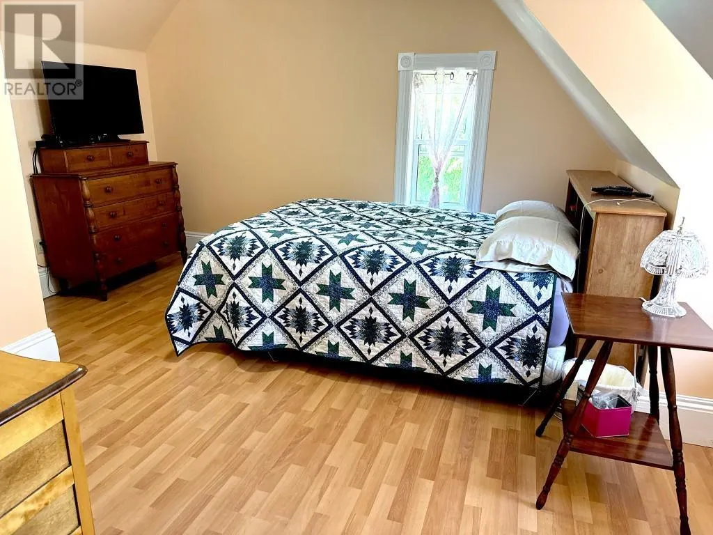 2276 Maplewood Road