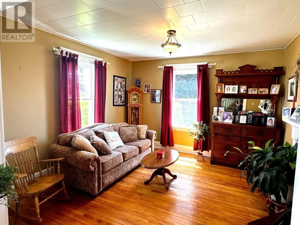 2276 Maplewood Road