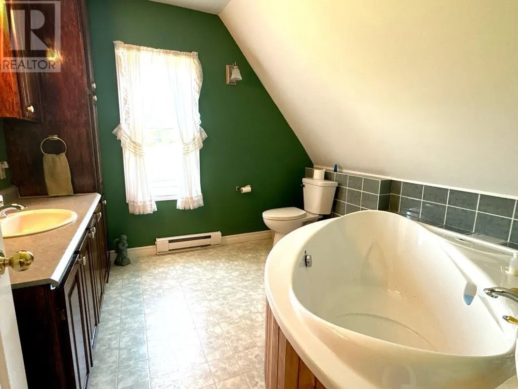 2276 Maplewood Road