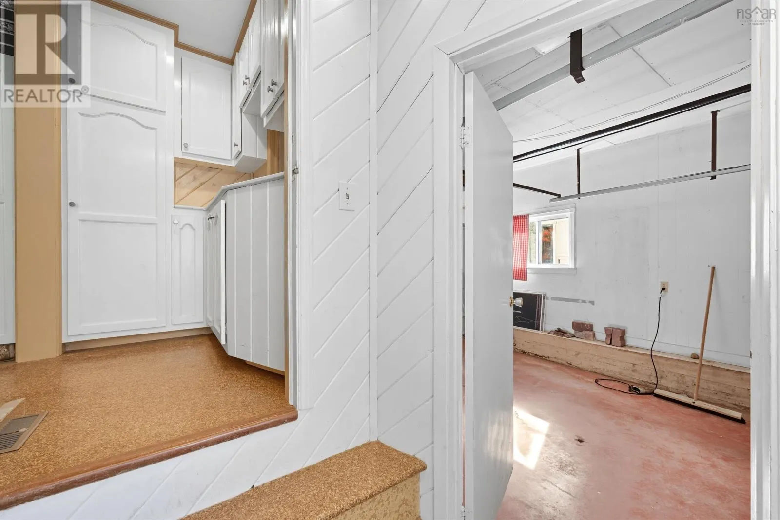 206 Lakeview Road