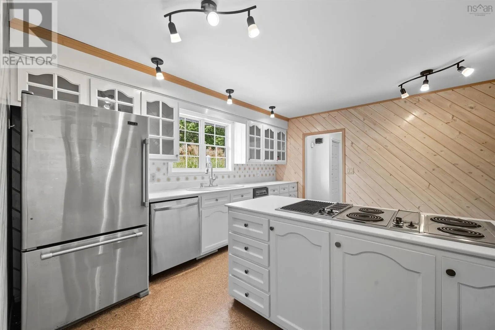206 Lakeview Road