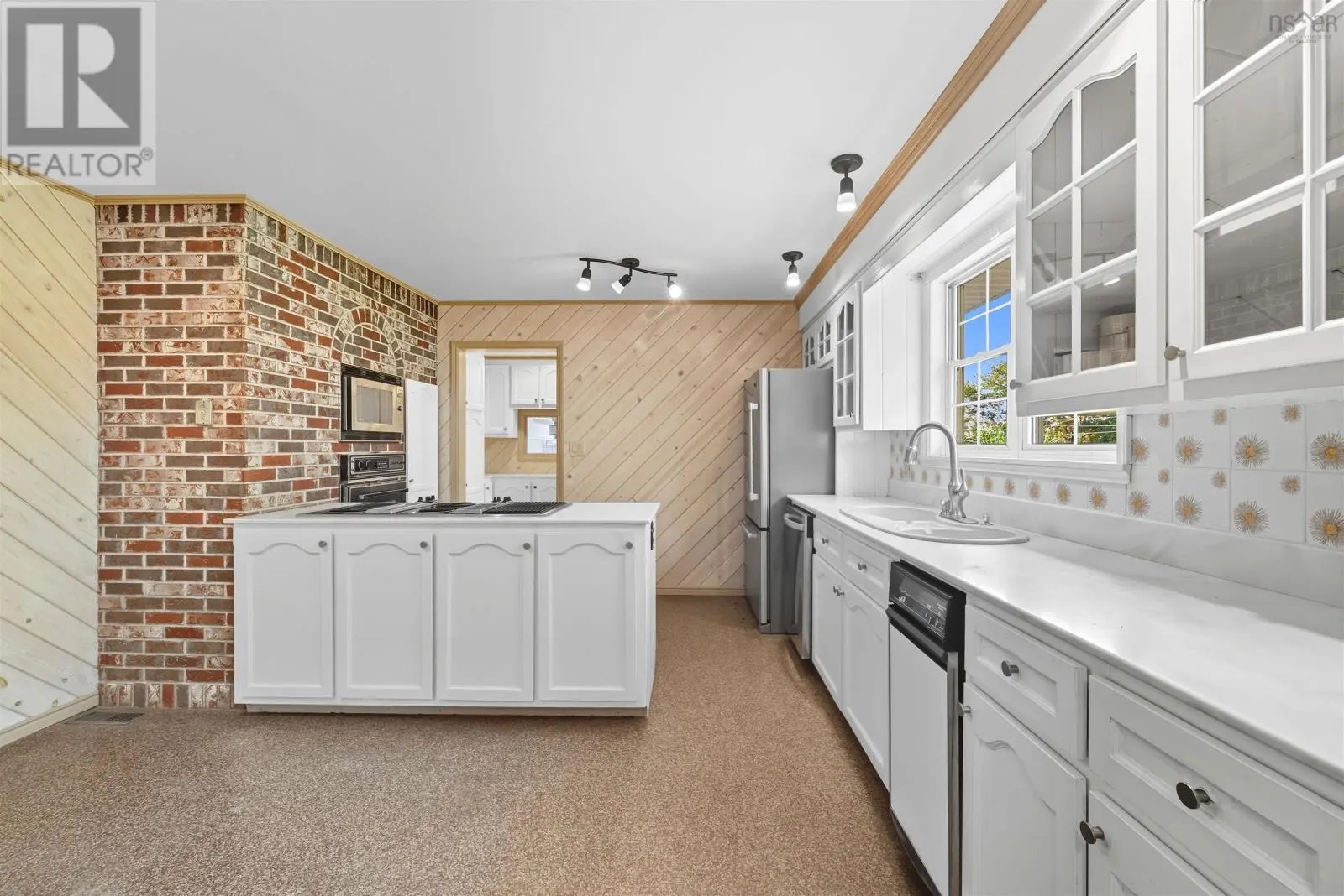 206 Lakeview Road