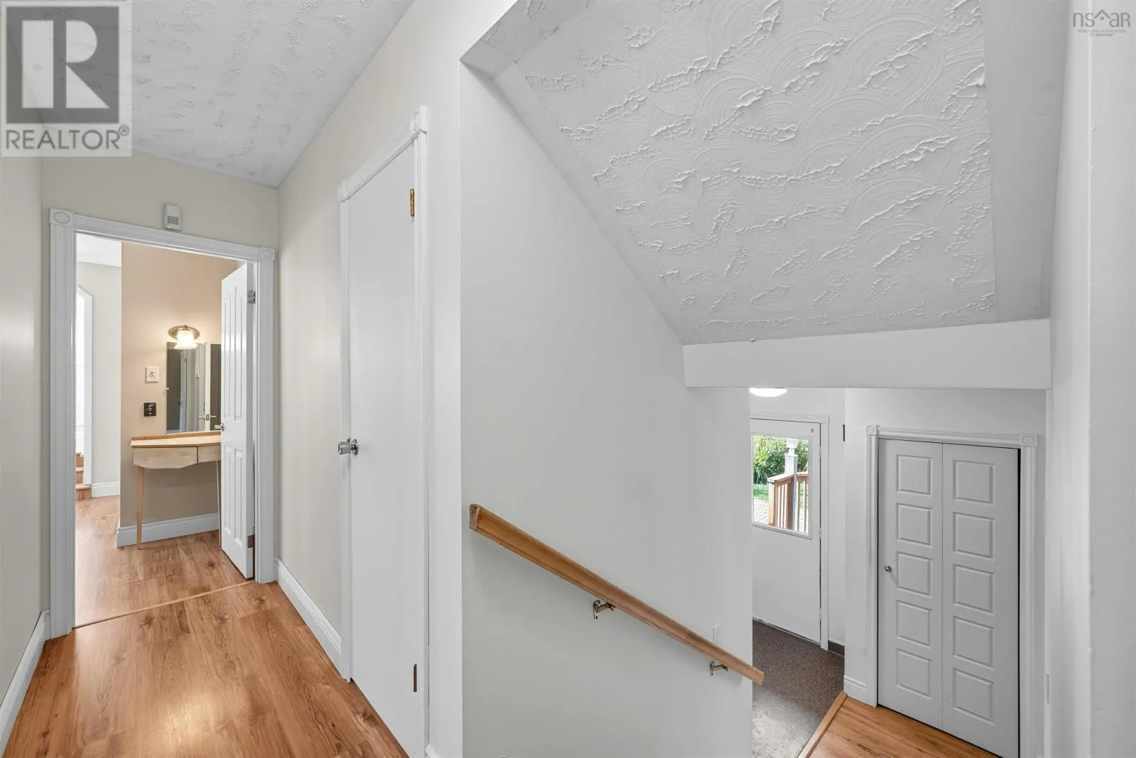 206 Lakeview Road