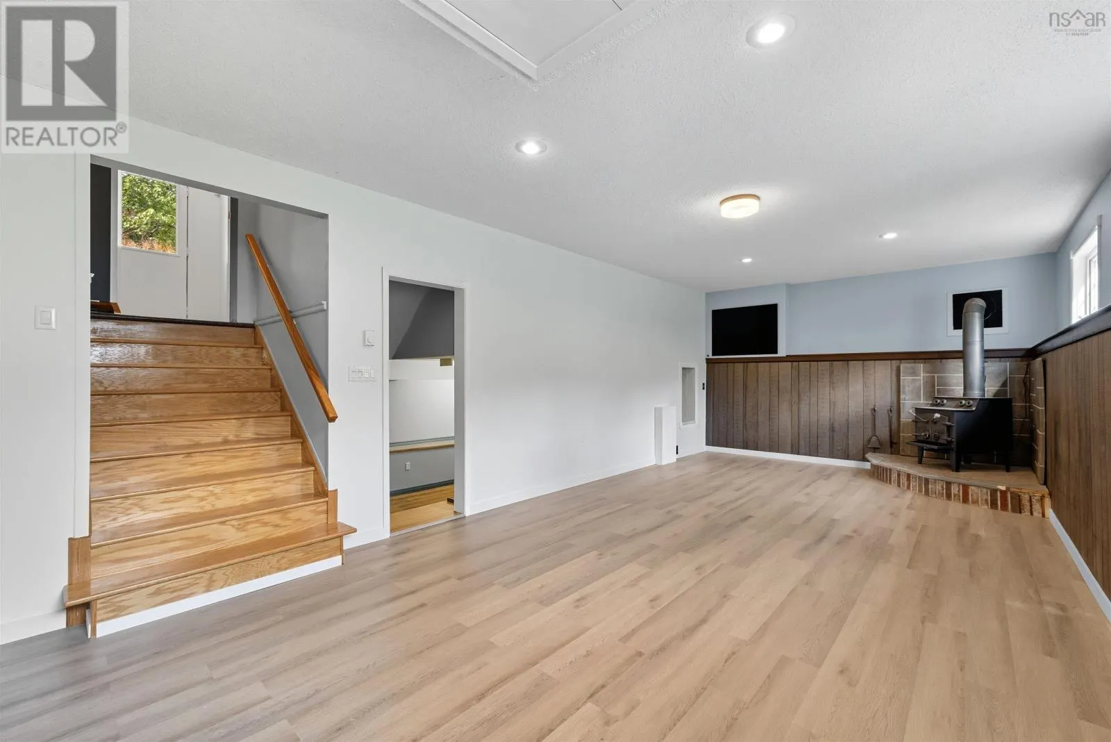 206 Lakeview Road