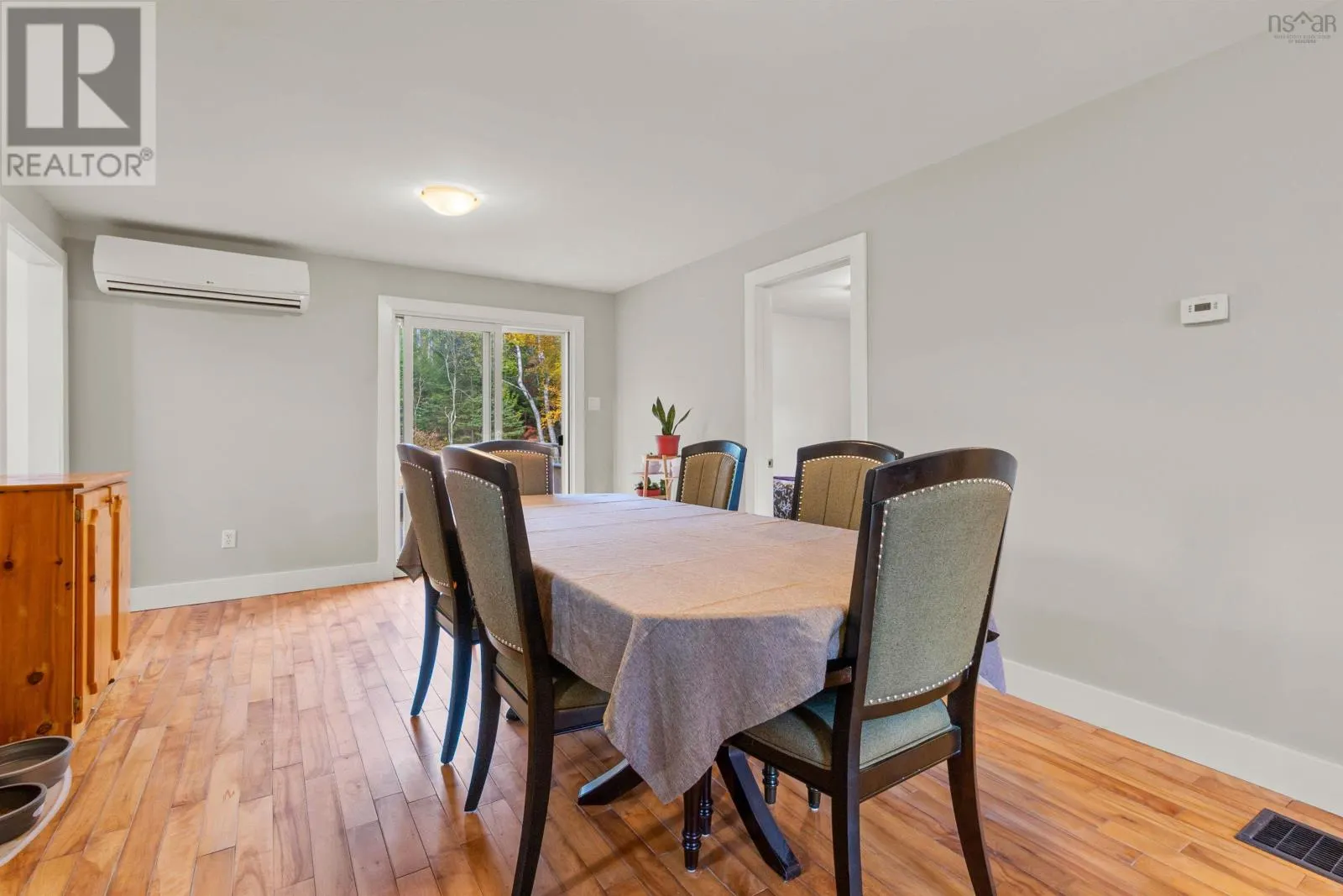 6 Beech Hill Road
