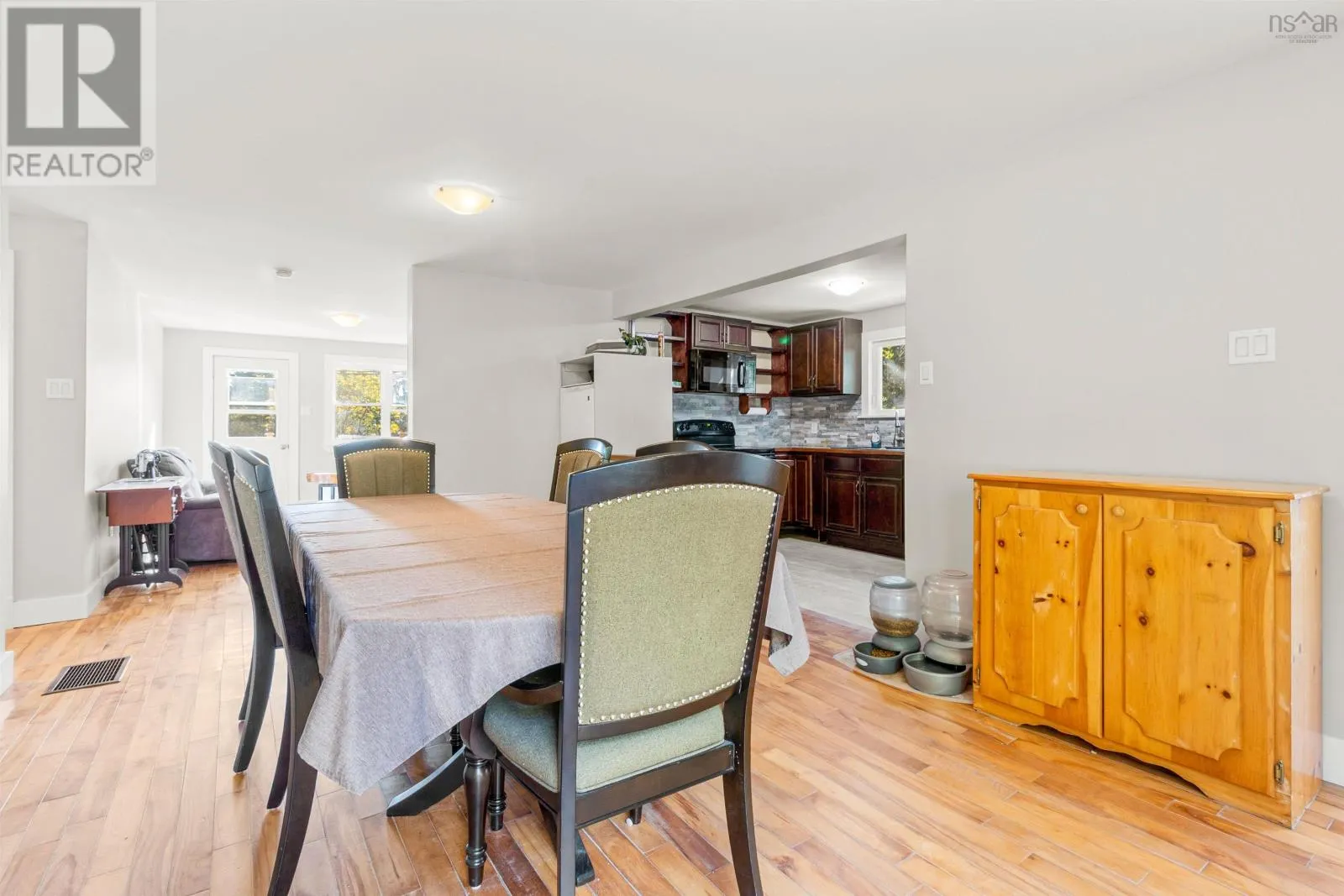 6 Beech Hill Road