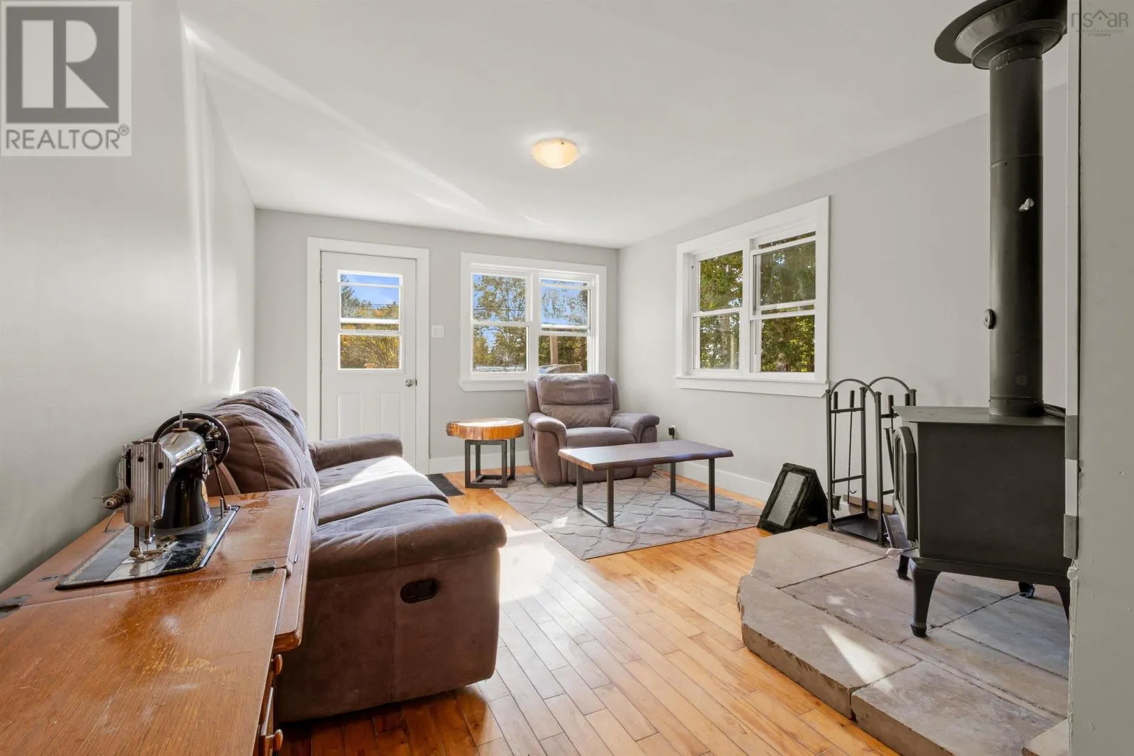 6 Beech Hill Road