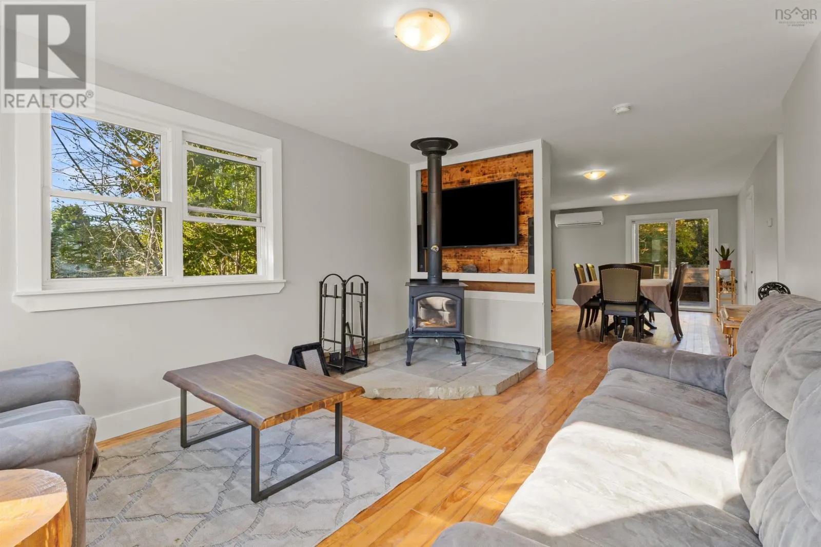 6 Beech Hill Road