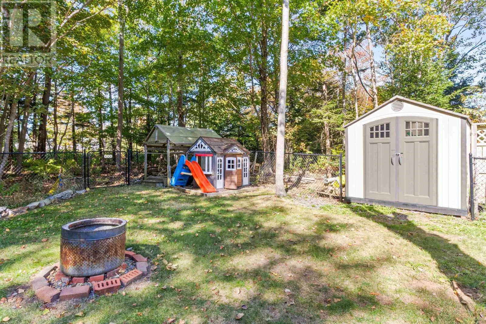 49 Pinetree Crescent