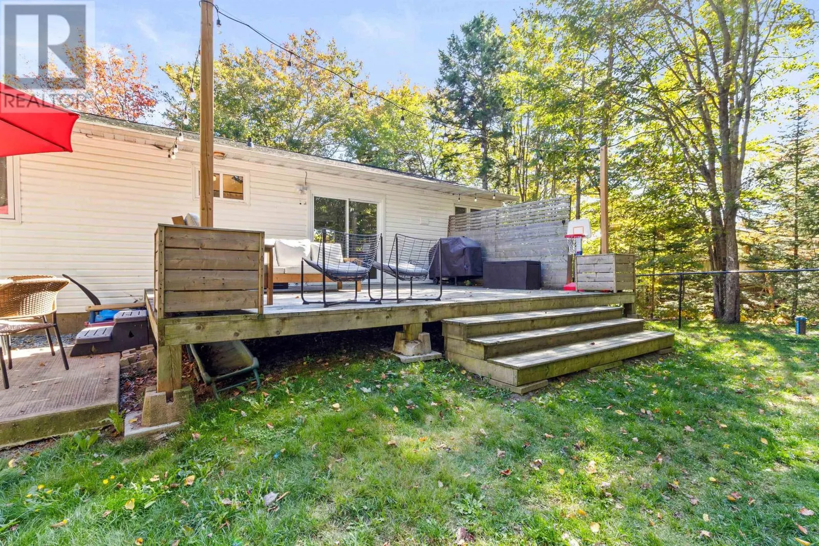 49 Pinetree Crescent