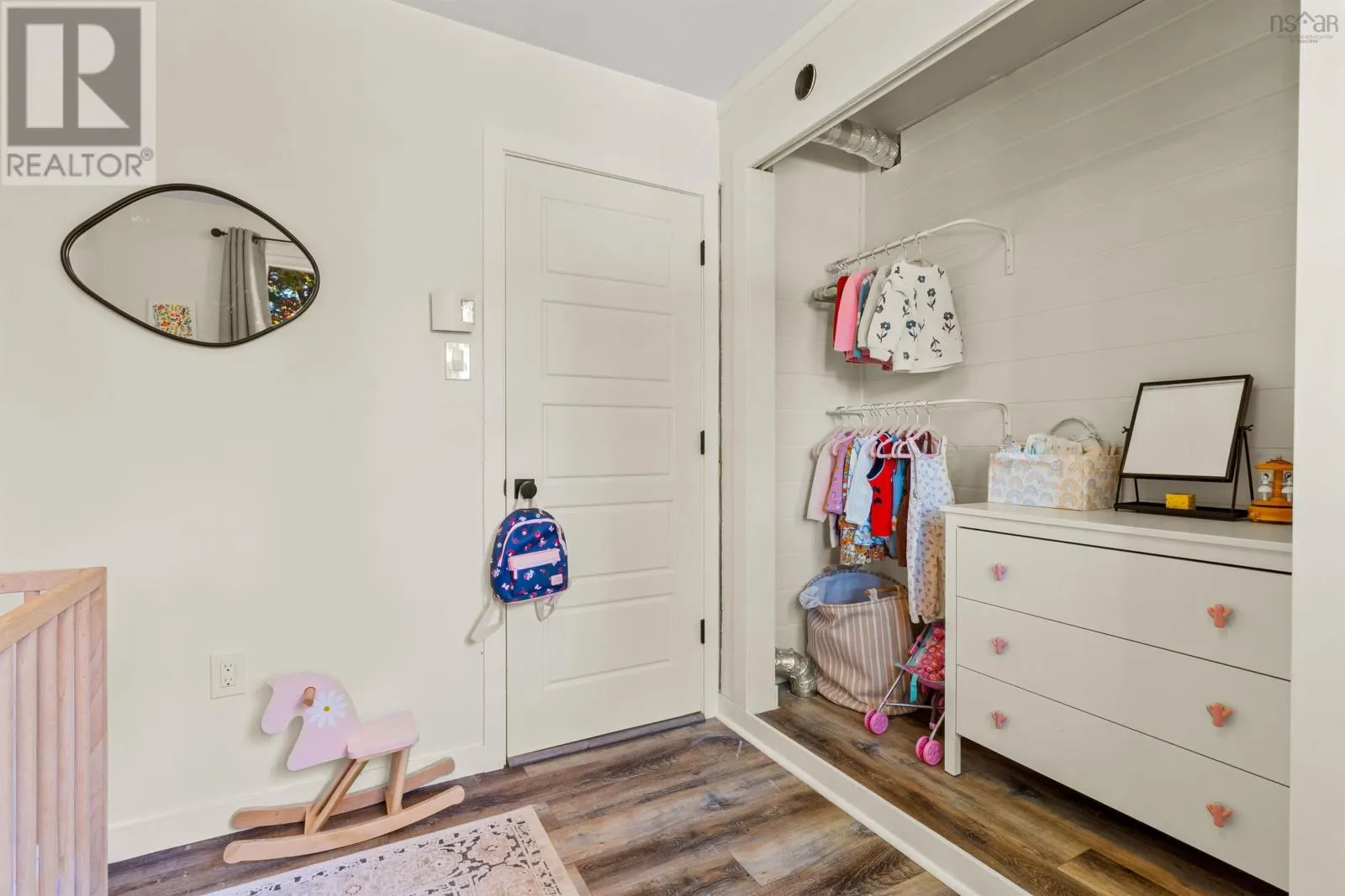 49 Pinetree Crescent