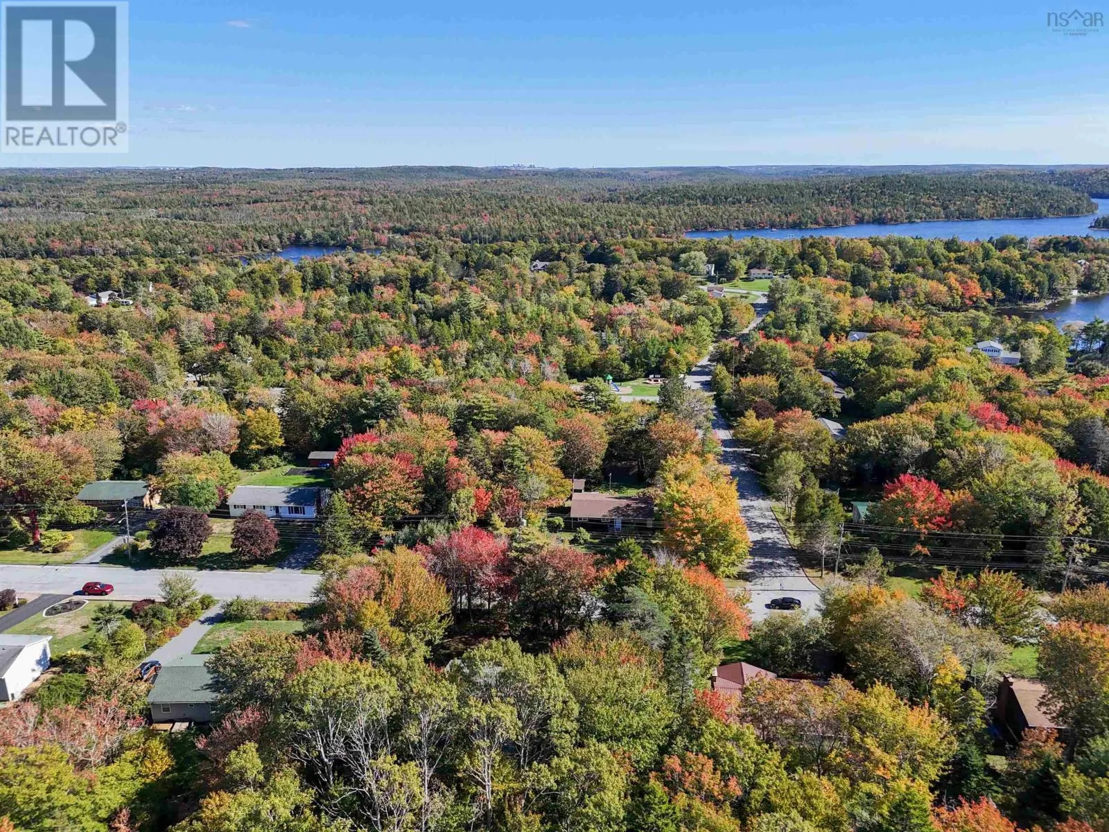 49 Pinetree Crescent
