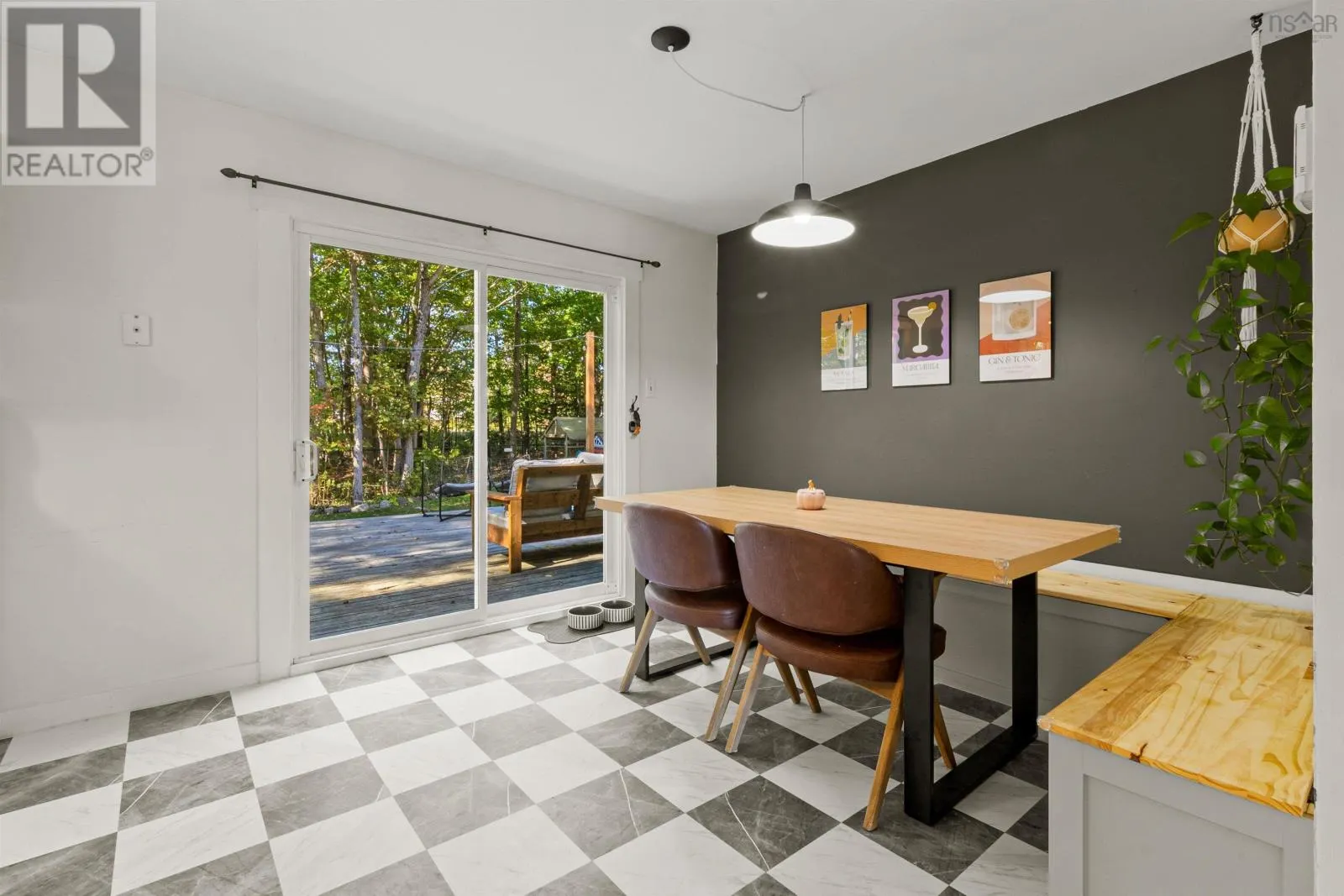 49 Pinetree Crescent