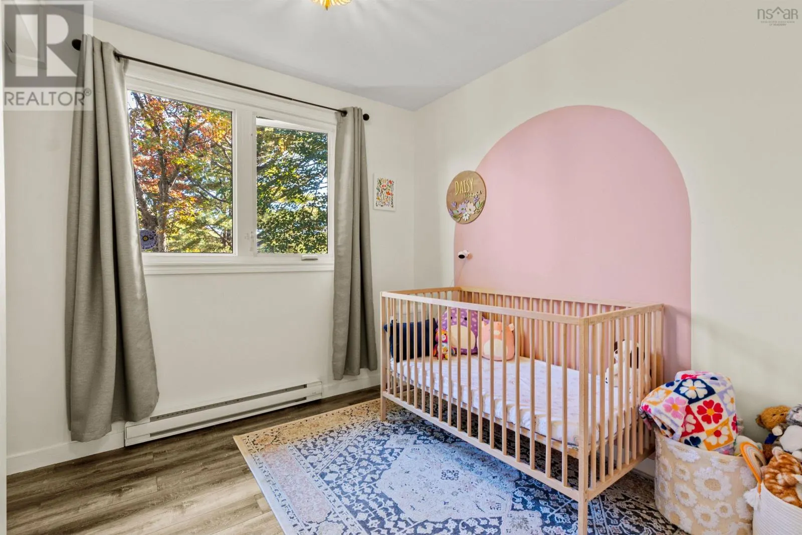 49 Pinetree Crescent