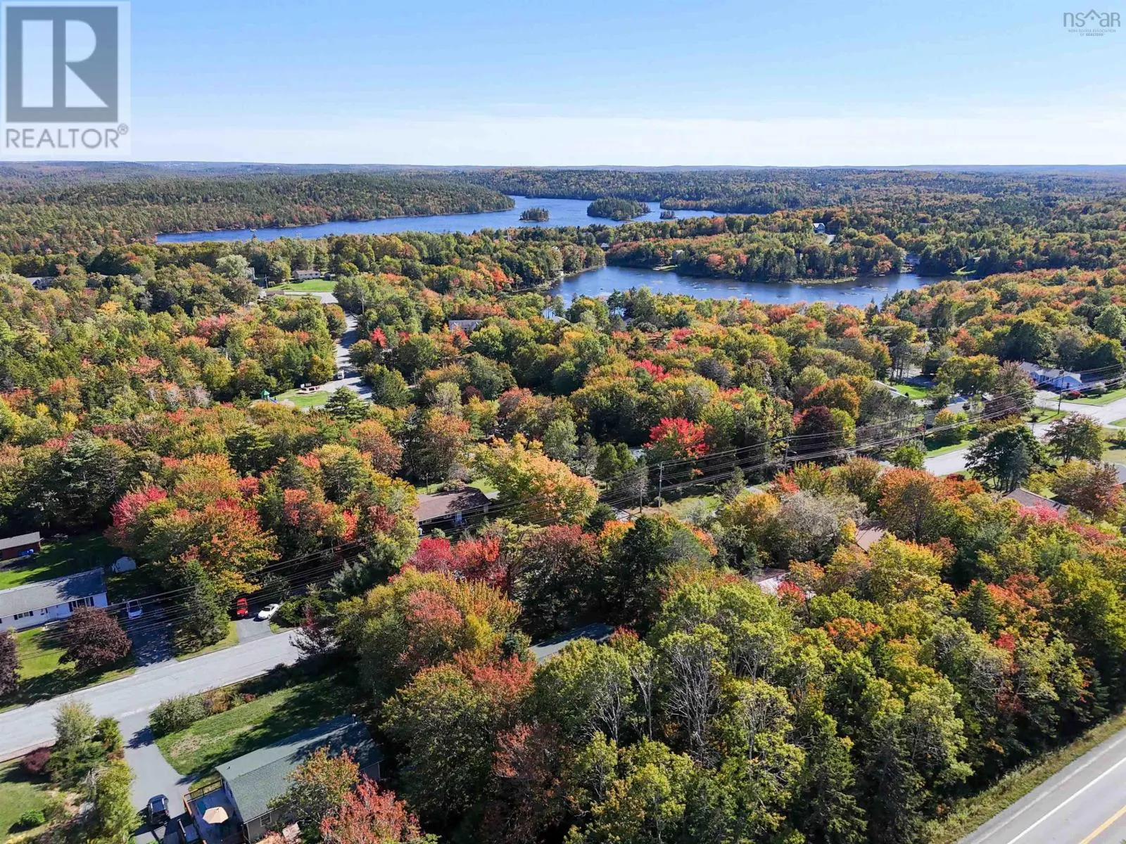 49 Pinetree Crescent