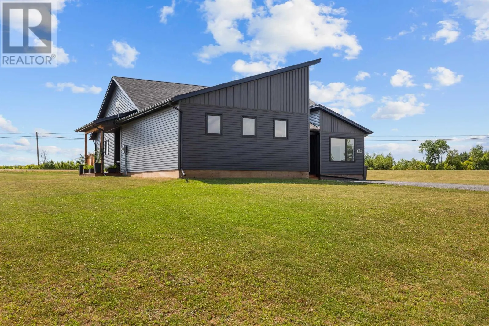 93 Kingsway Drive