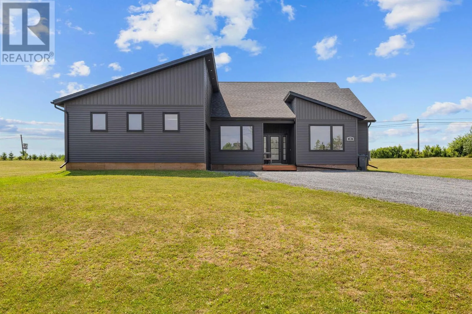 93 Kingsway Drive