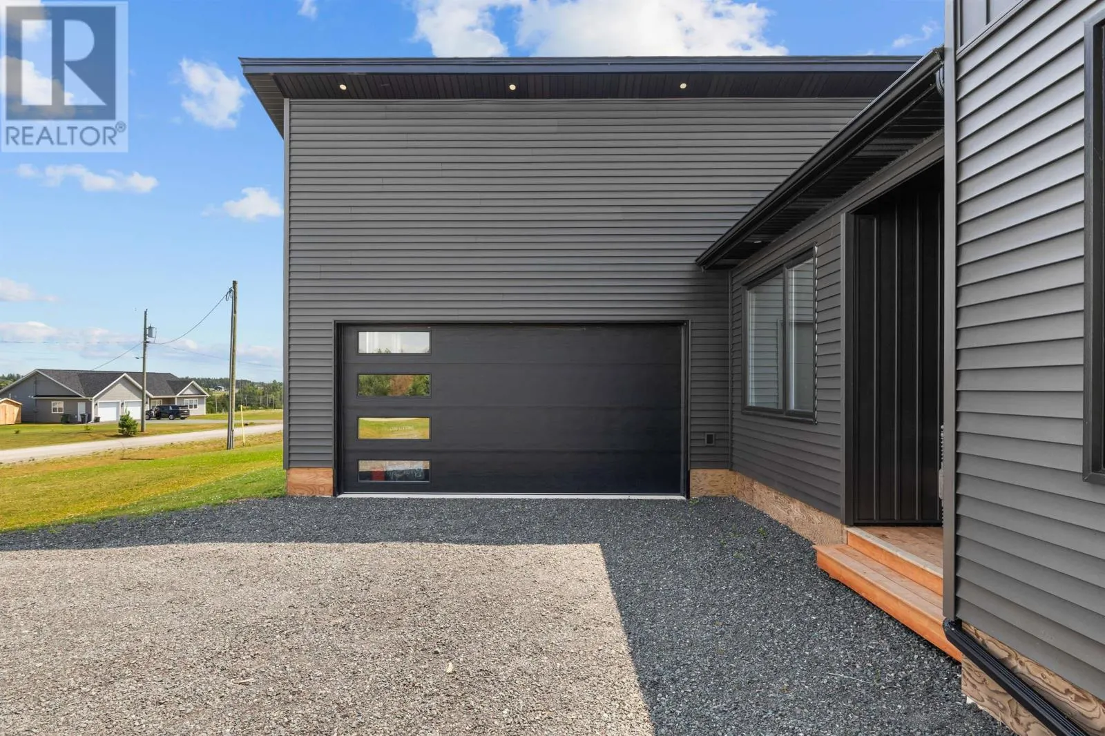 93 Kingsway Drive