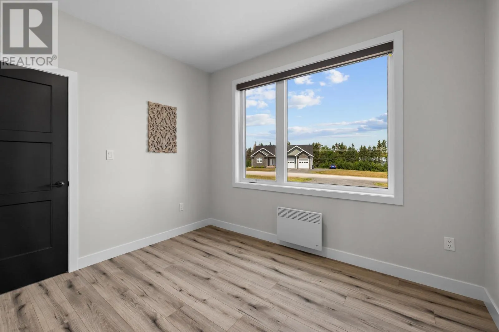 93 Kingsway Drive