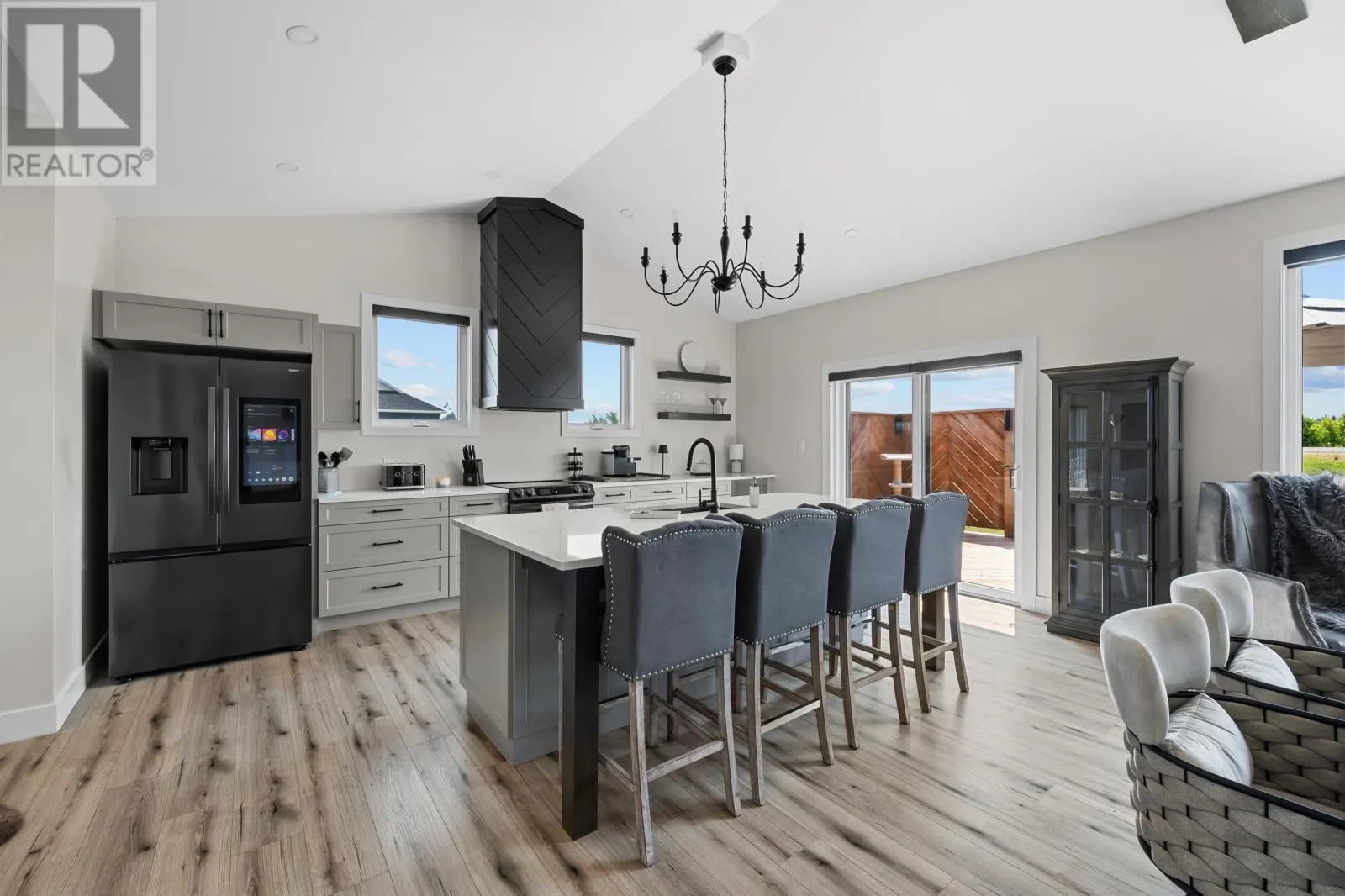 93 Kingsway Drive