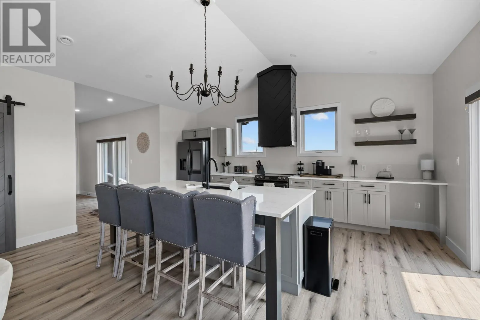 93 Kingsway Drive