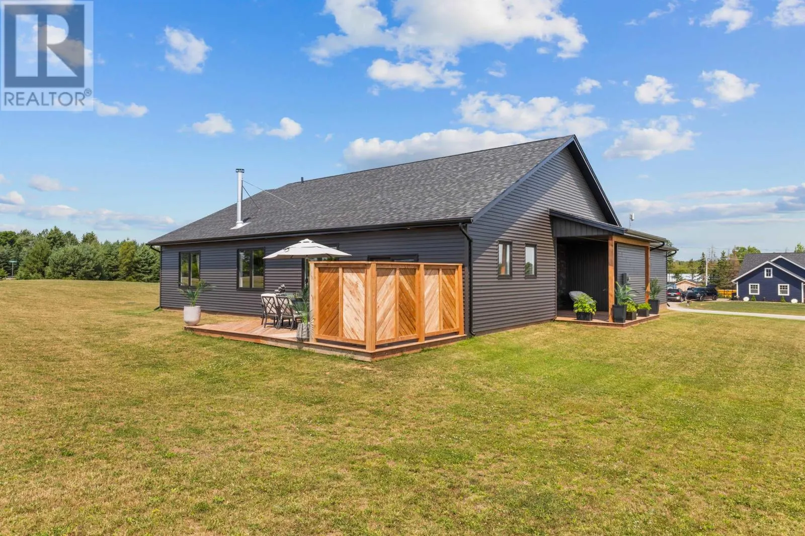 93 Kingsway Drive
