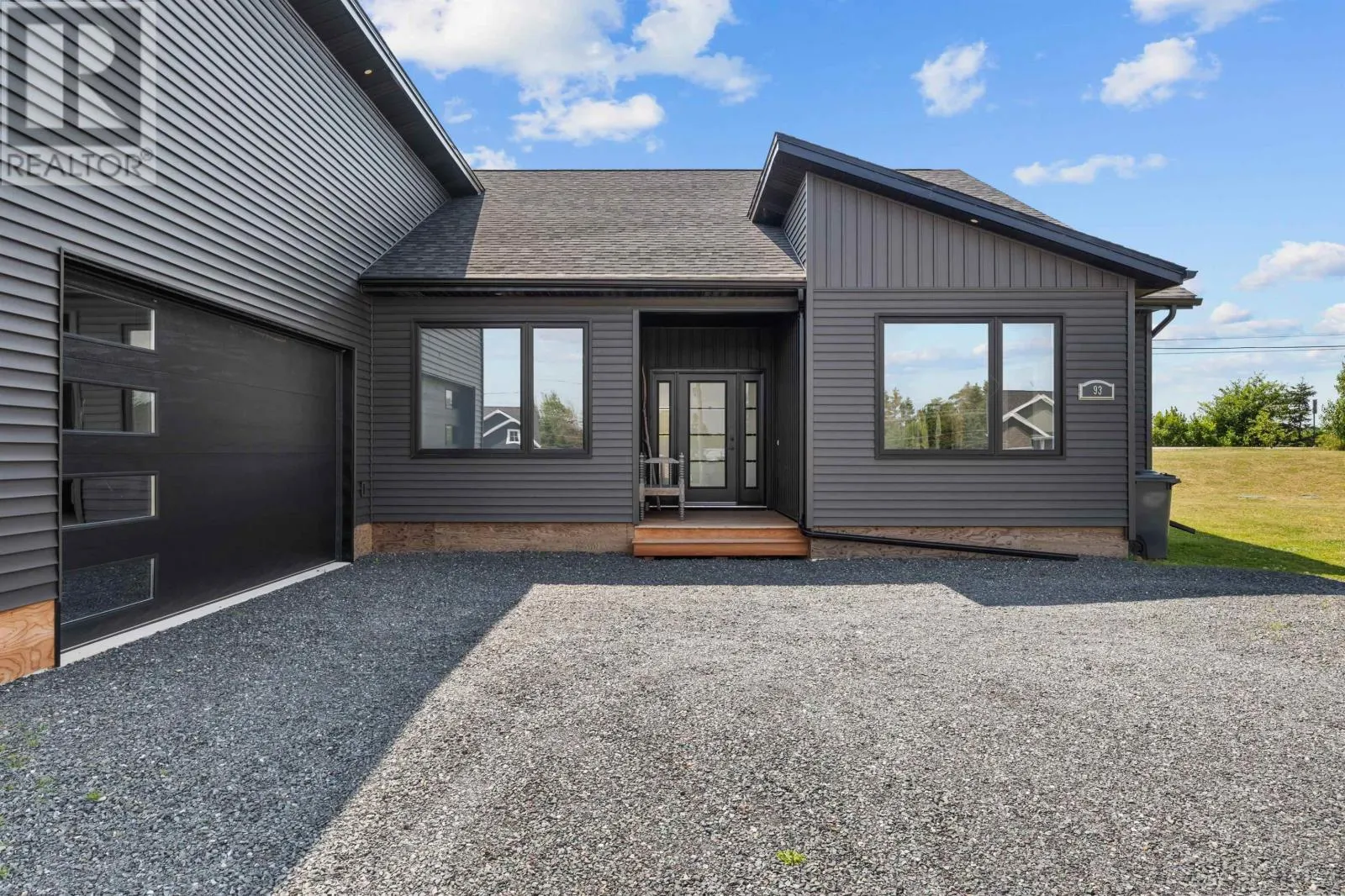 93 Kingsway Drive