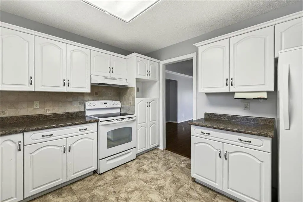 35 Hamilton Meadows Drive