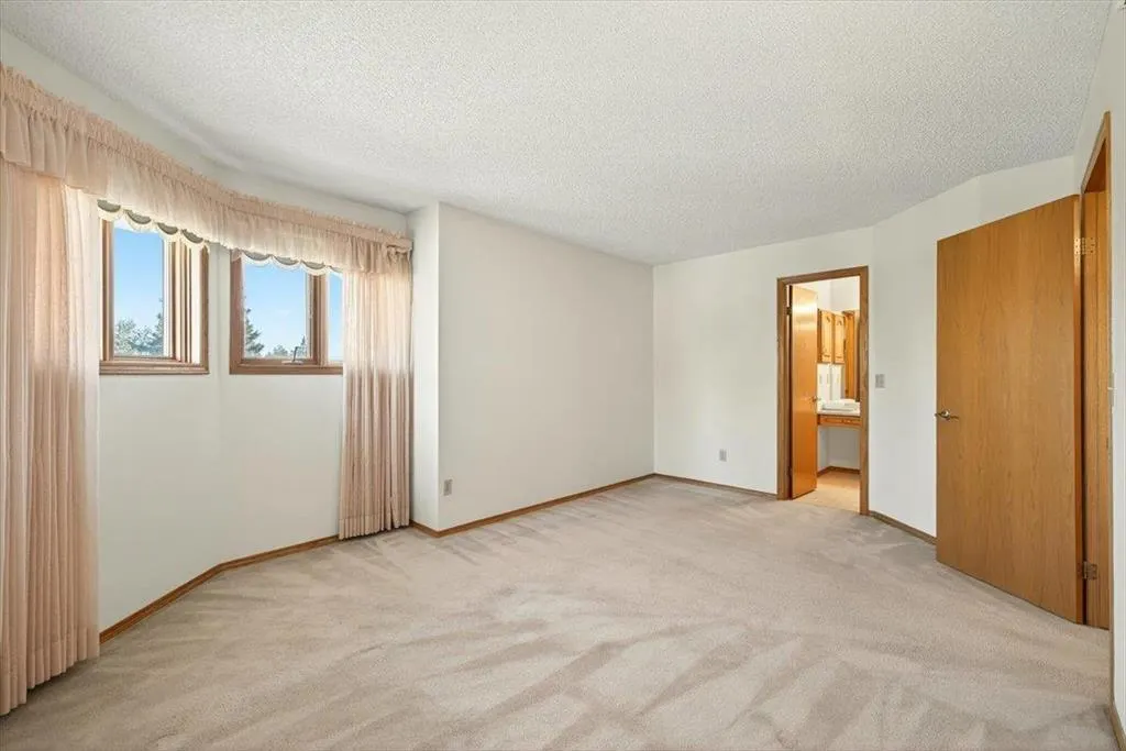 35 Hamilton Meadows Drive