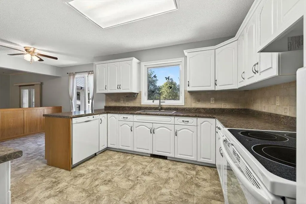 35 Hamilton Meadows Drive
