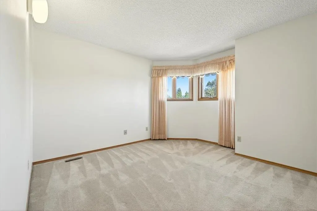 35 Hamilton Meadows Drive