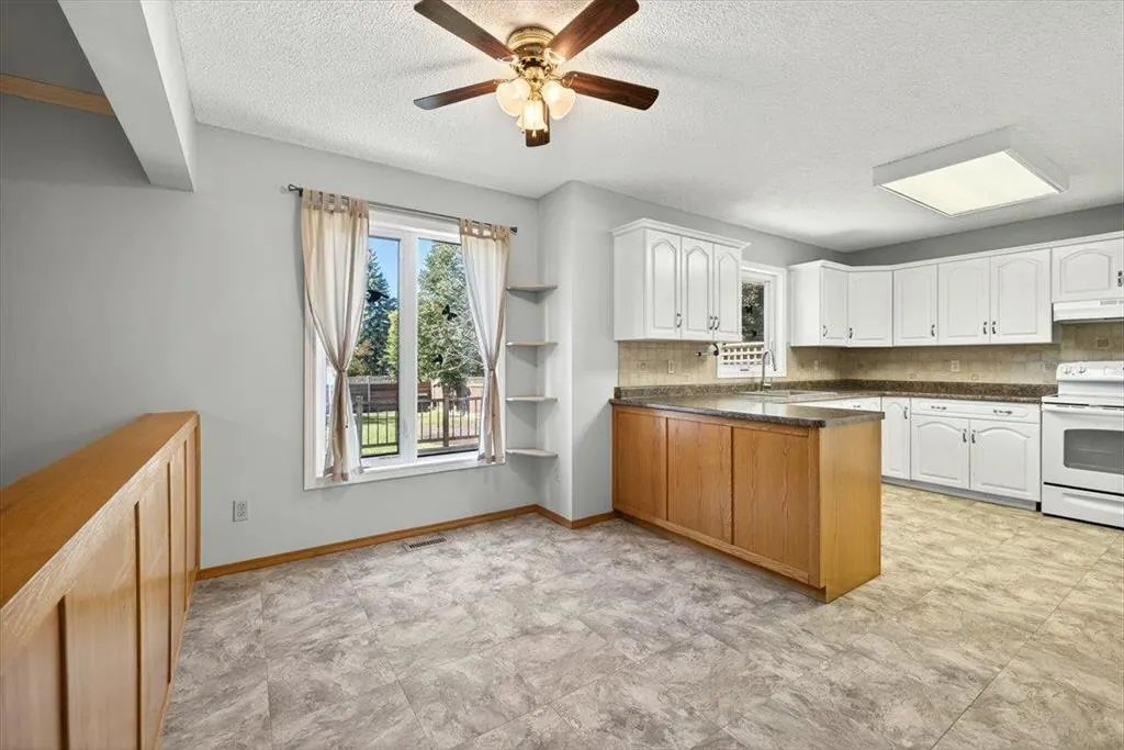 35 Hamilton Meadows Drive