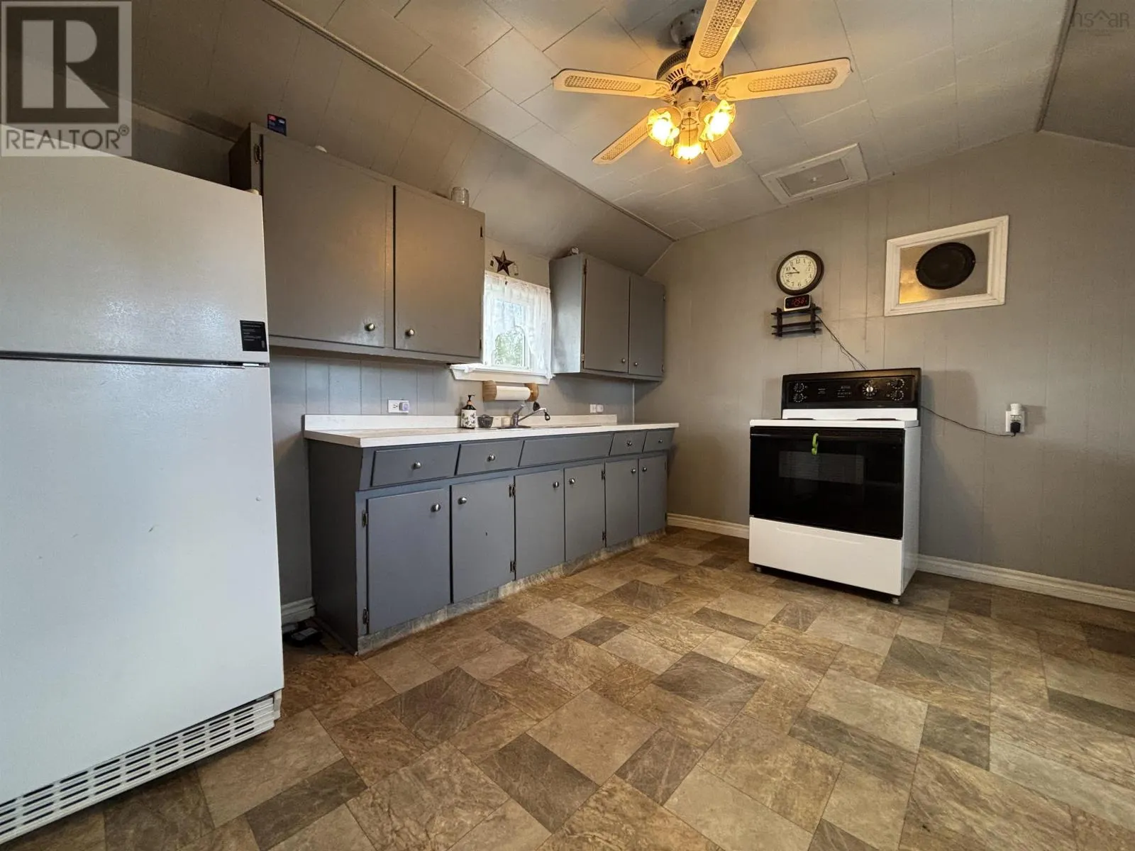 7009 Highway 354