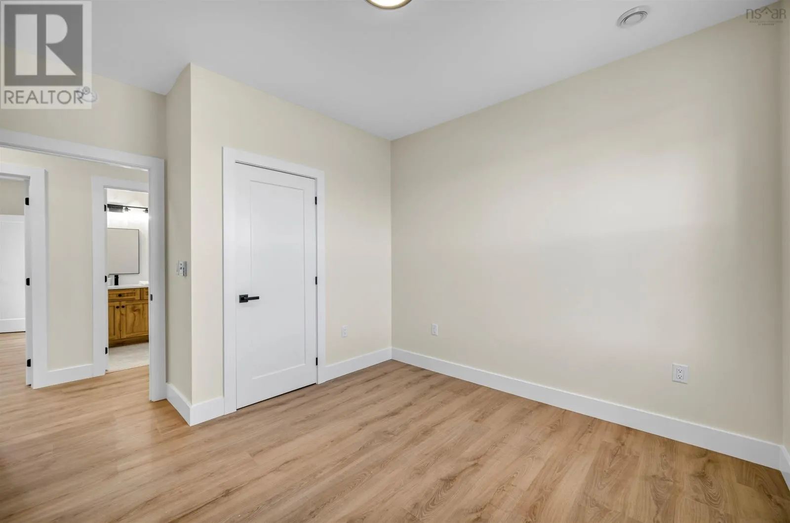 28 Ravenwood Drive