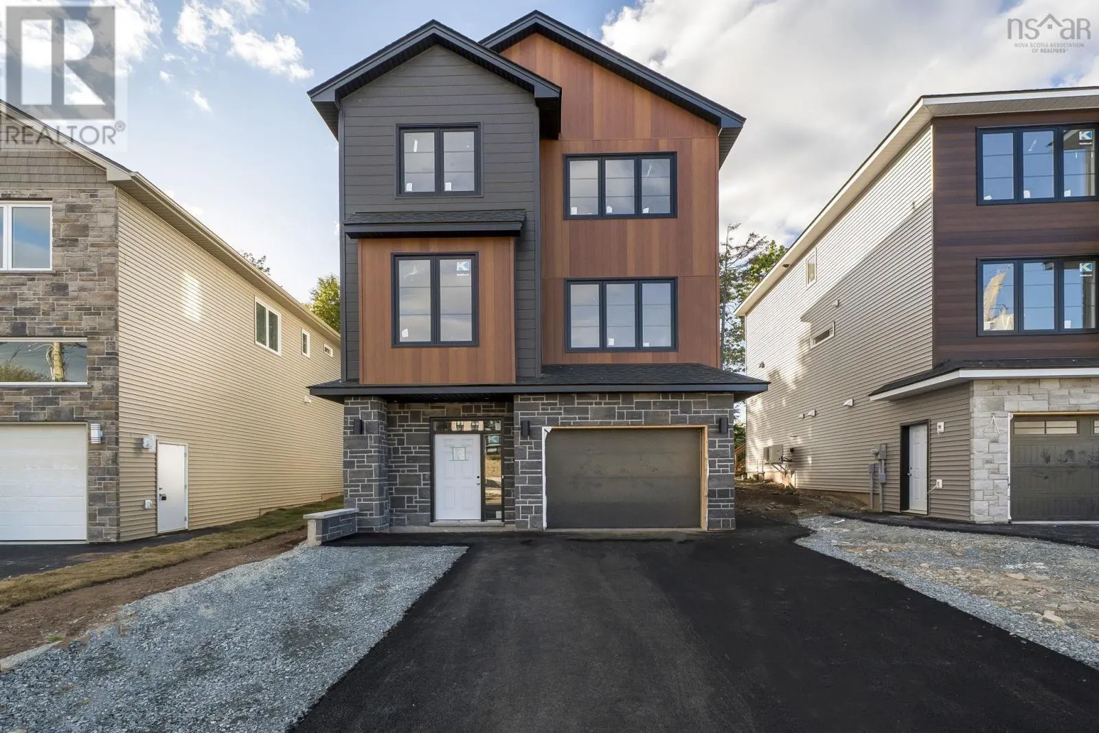 PC46 13 Pearlgarden Close