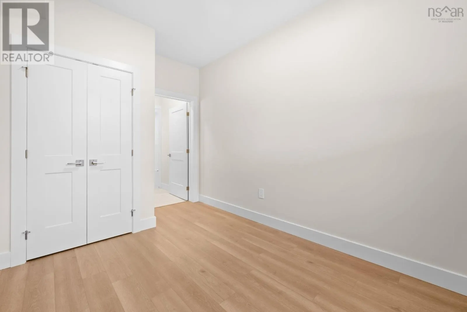 PC49 1 Pearlgarden Close