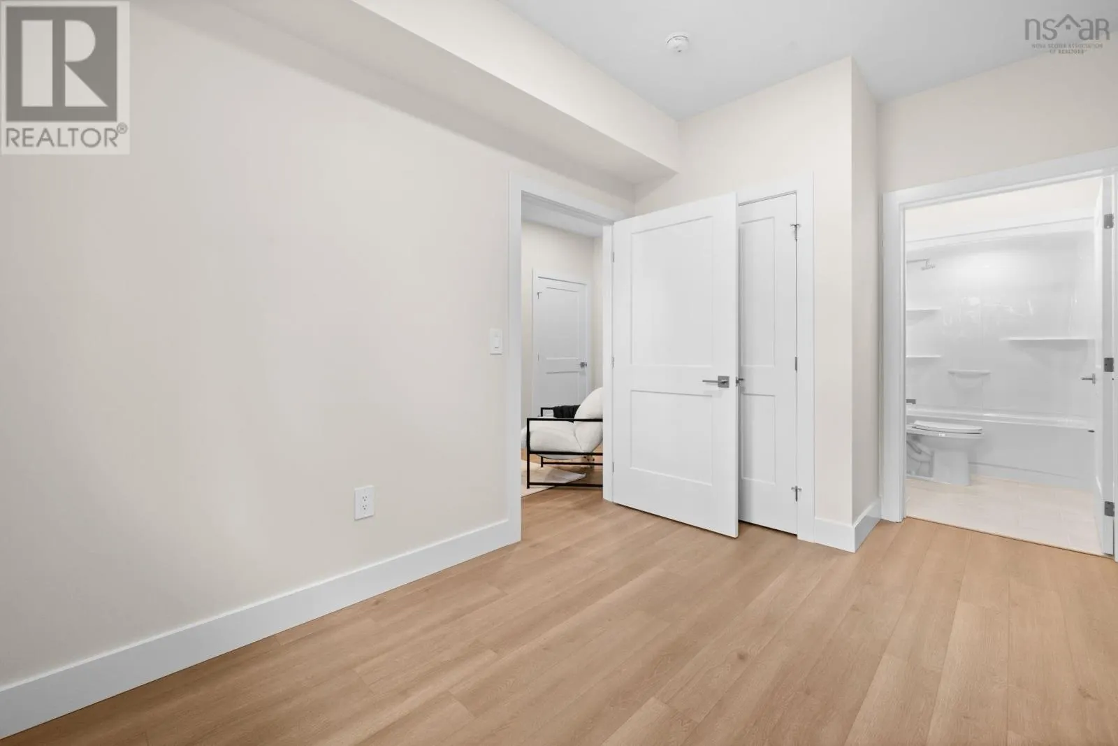 PC49 1 Pearlgarden Close