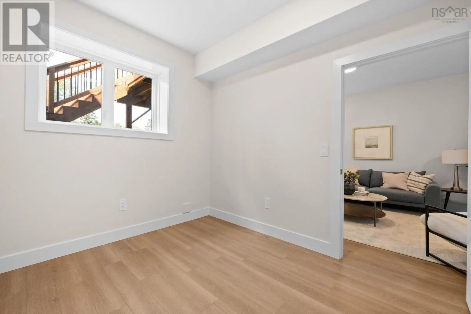 PC49 1 Pearlgarden Close