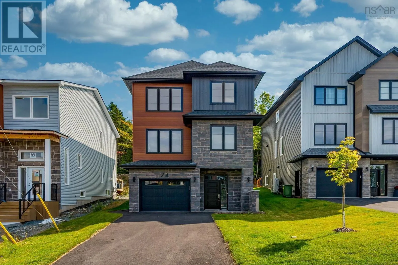 PC19 74 Pearlgarden Close