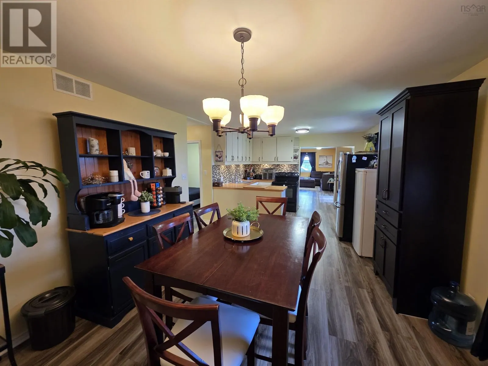5231 Grand Mira North Road