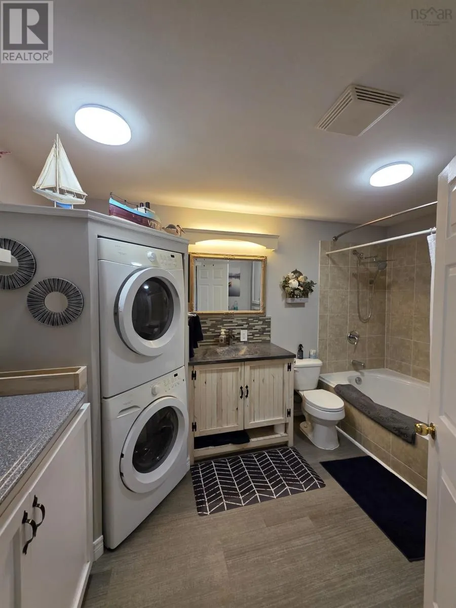 5231 Grand Mira North Road