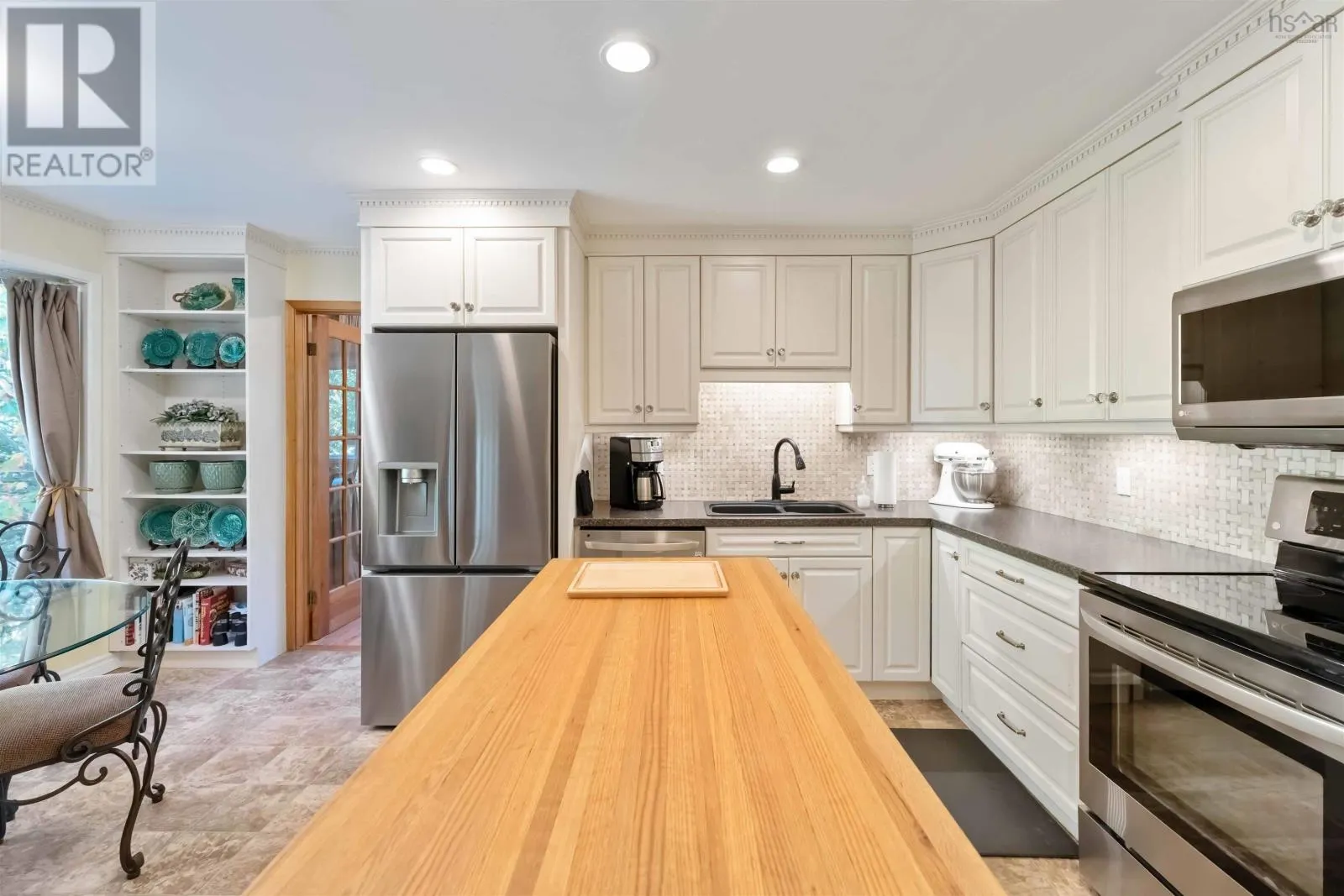103 Elizabeth Dr  NS B4N 0K2