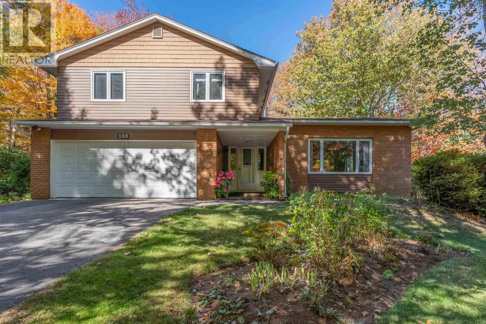 103 Elizabeth Dr  NS B4N 0K2