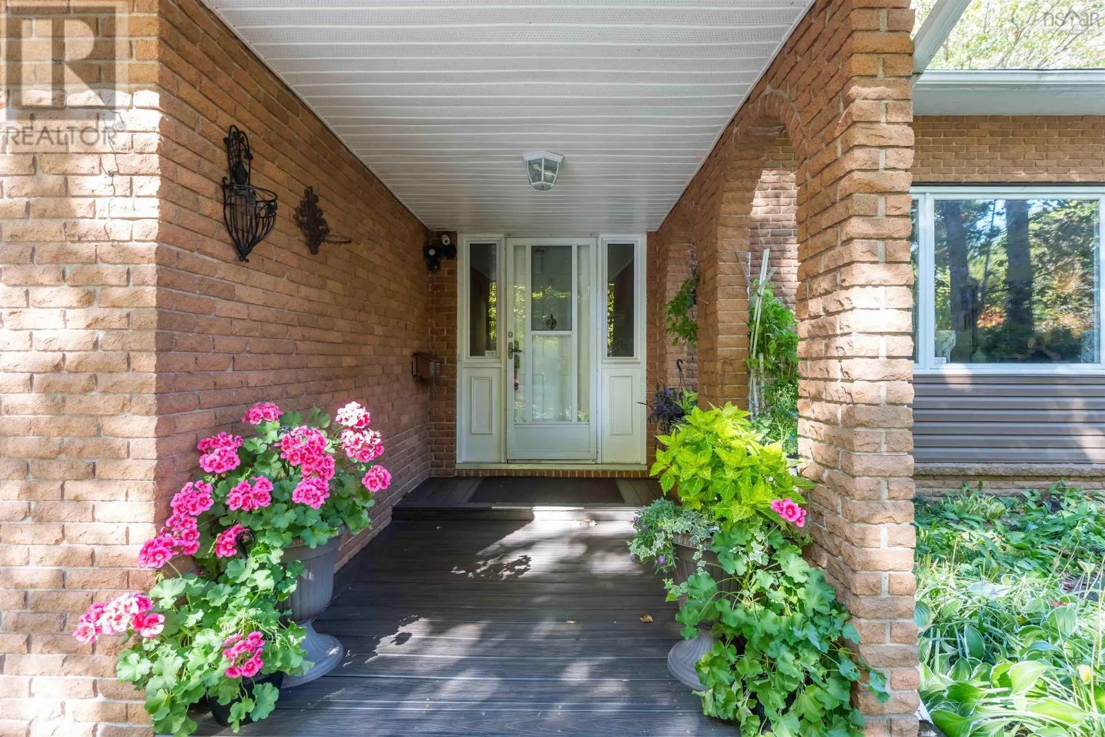 103 Elizabeth Dr  NS B4N 0K2